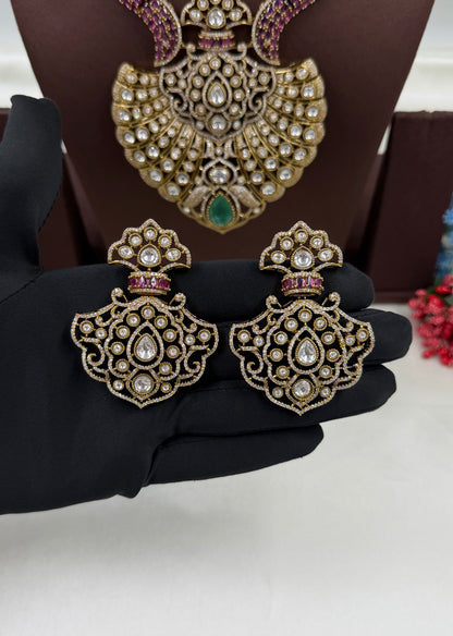 Sakshi Victorian Necklace Set