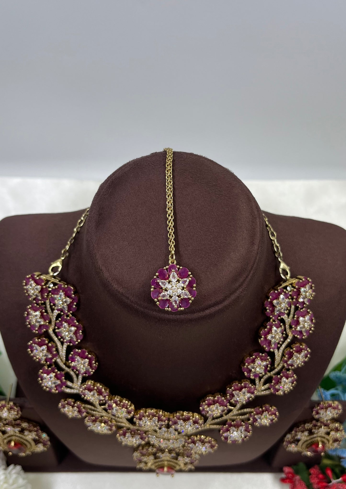 Kishori Victorian Premium Necklace