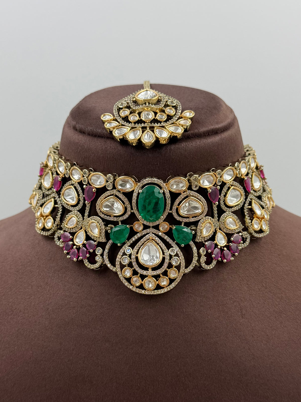 Niva Victorian Necklace Set