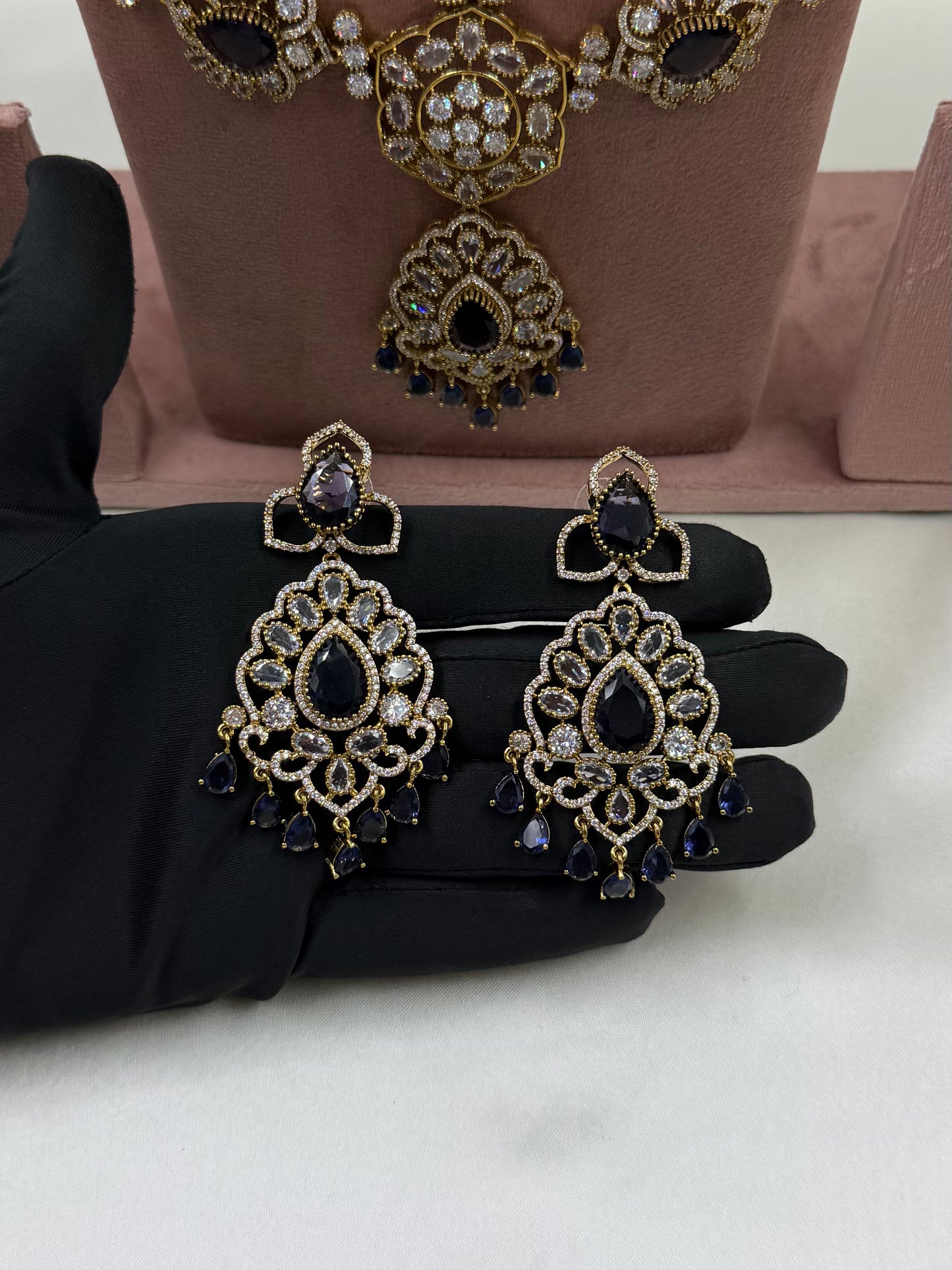 Poorvi Victorian Premium Combo Set