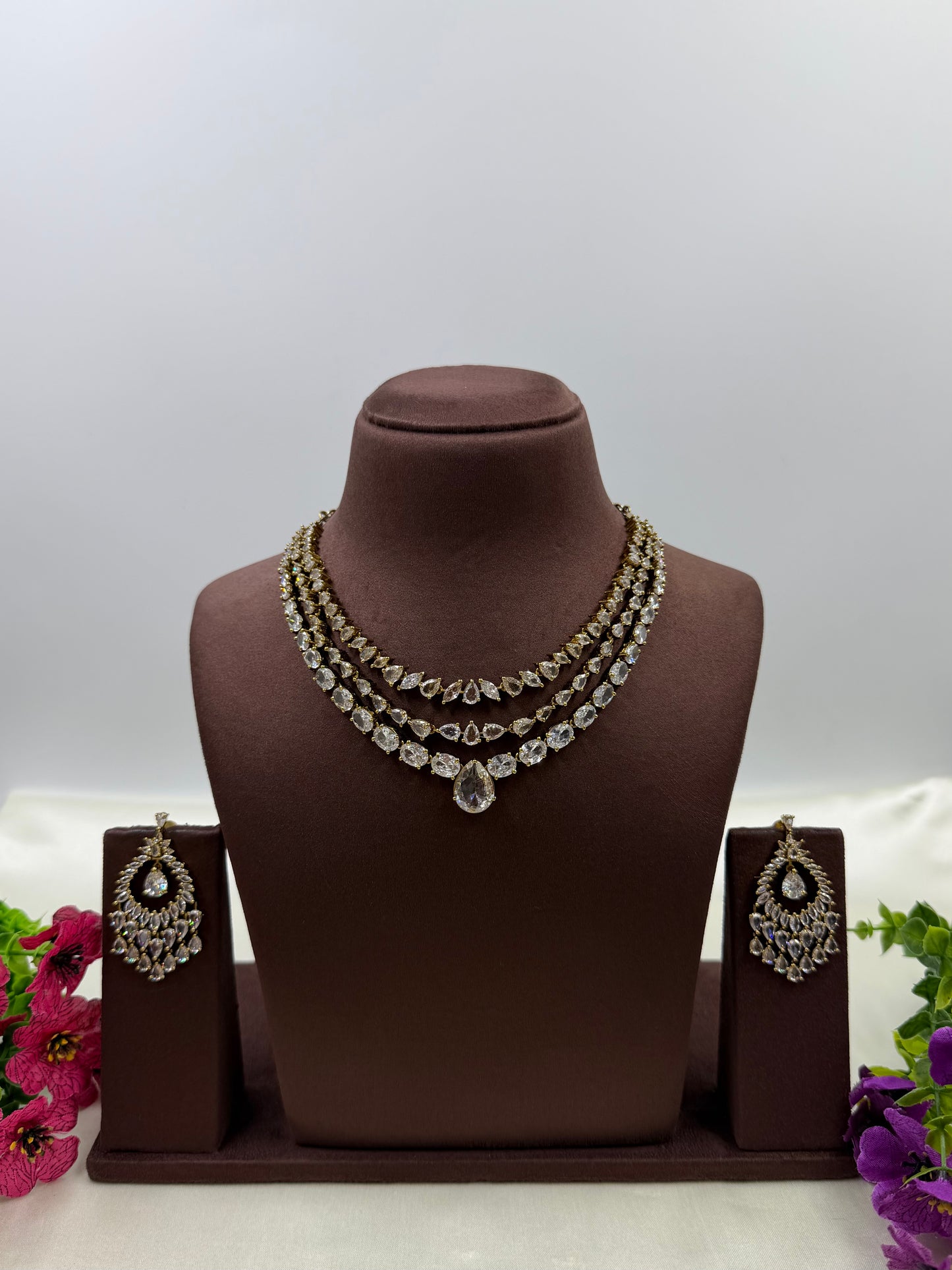 Samrudhi Victorian Three Layering Necklace