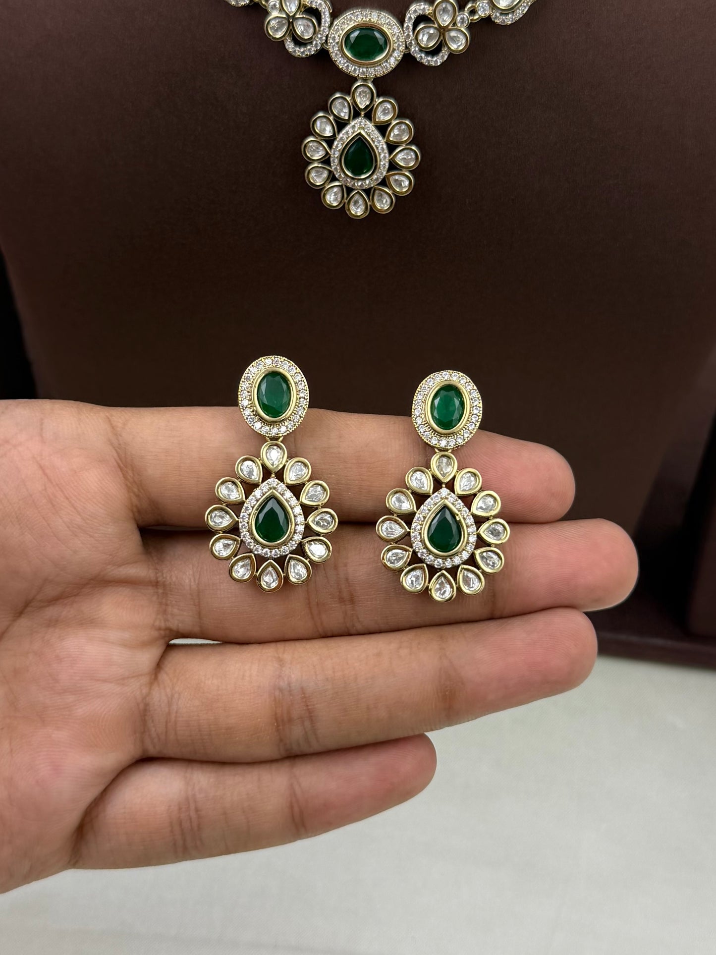 Priya Premium Victorian Necklace Set