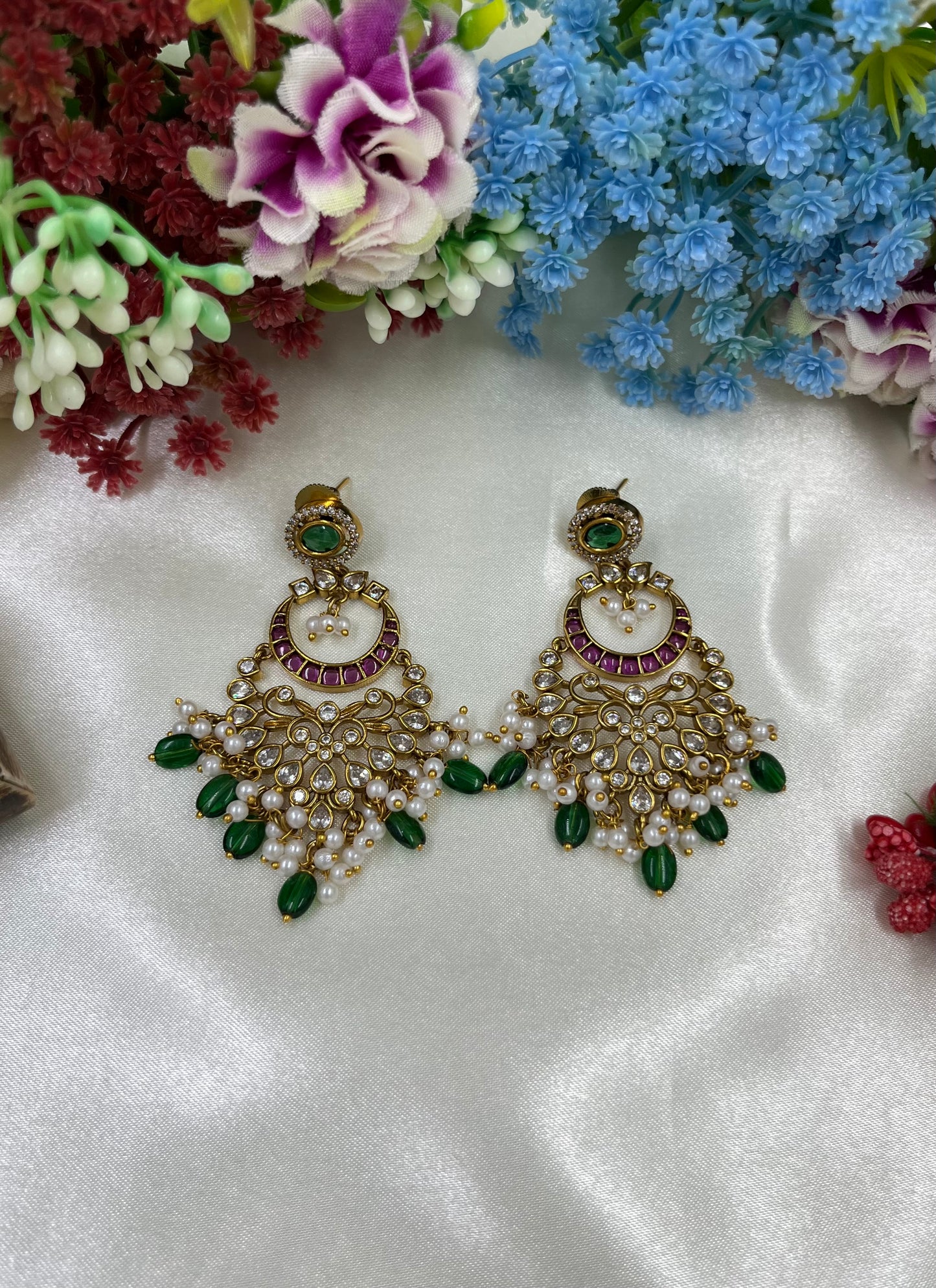 Niki Victorian Earing