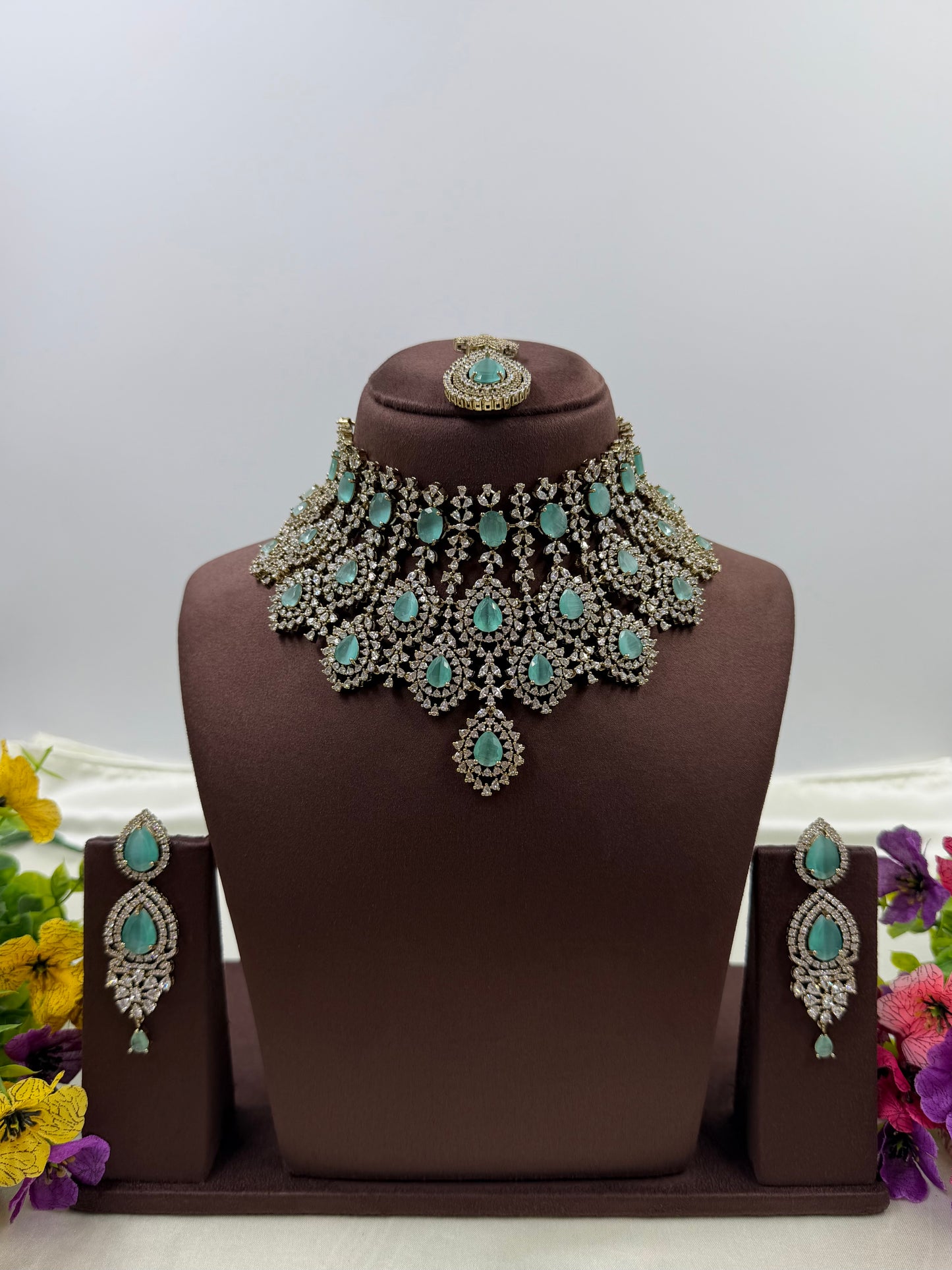 Swara Ad Victorian Choker Necklace Set