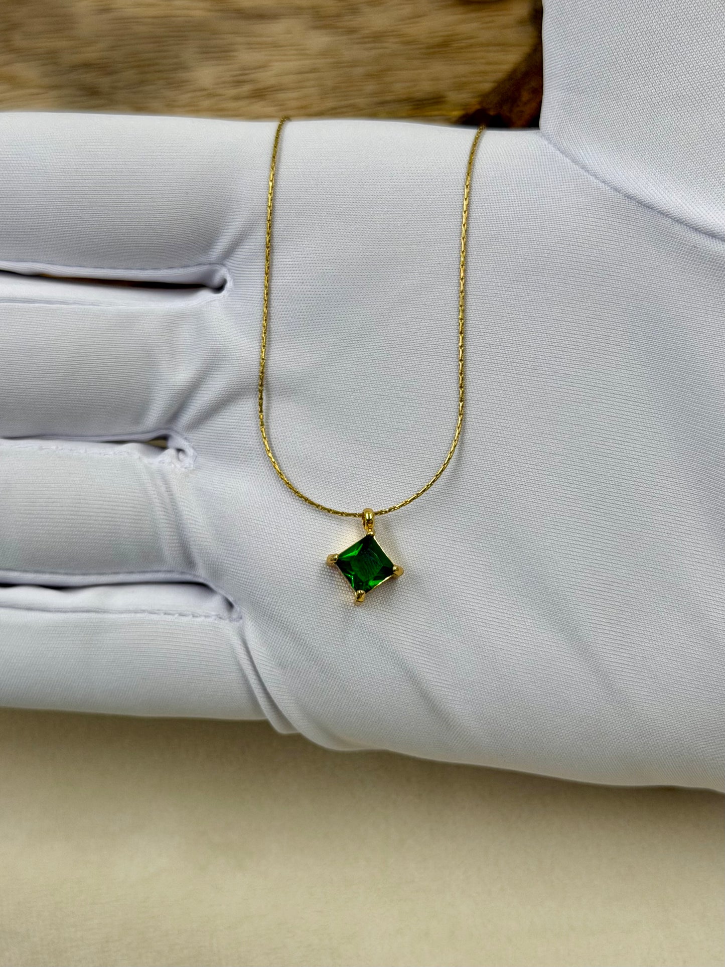 Minimal Emerald Gold Chain