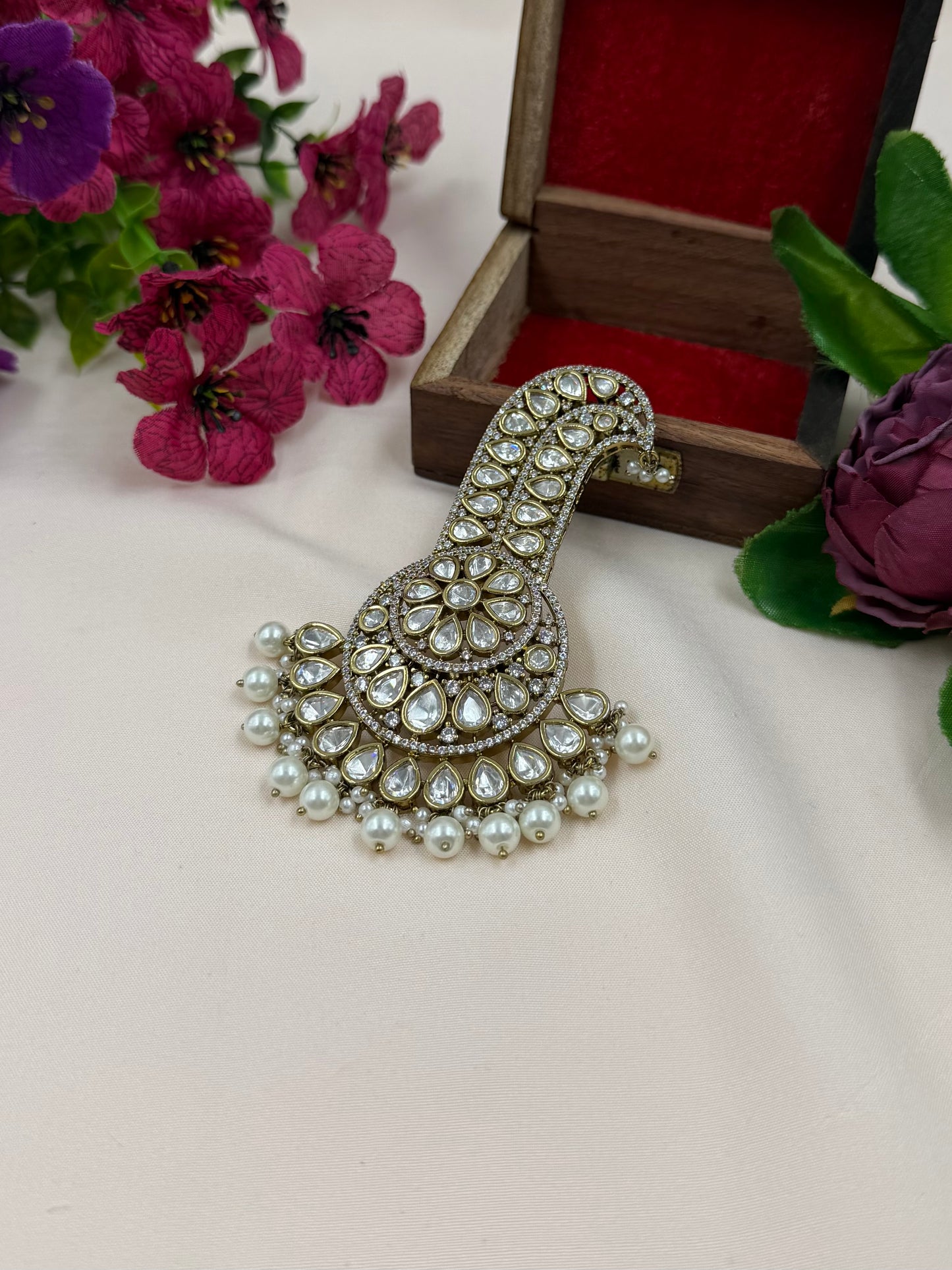 Gitanvi Victorian Kalangi