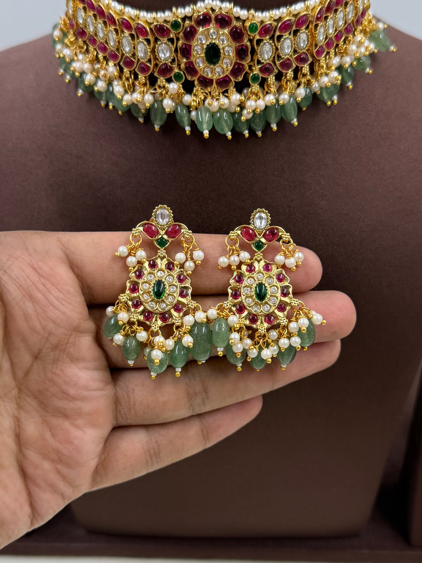 Sai Kundan Choker Set