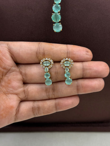 Iris Victorian Delicate Necklace Set