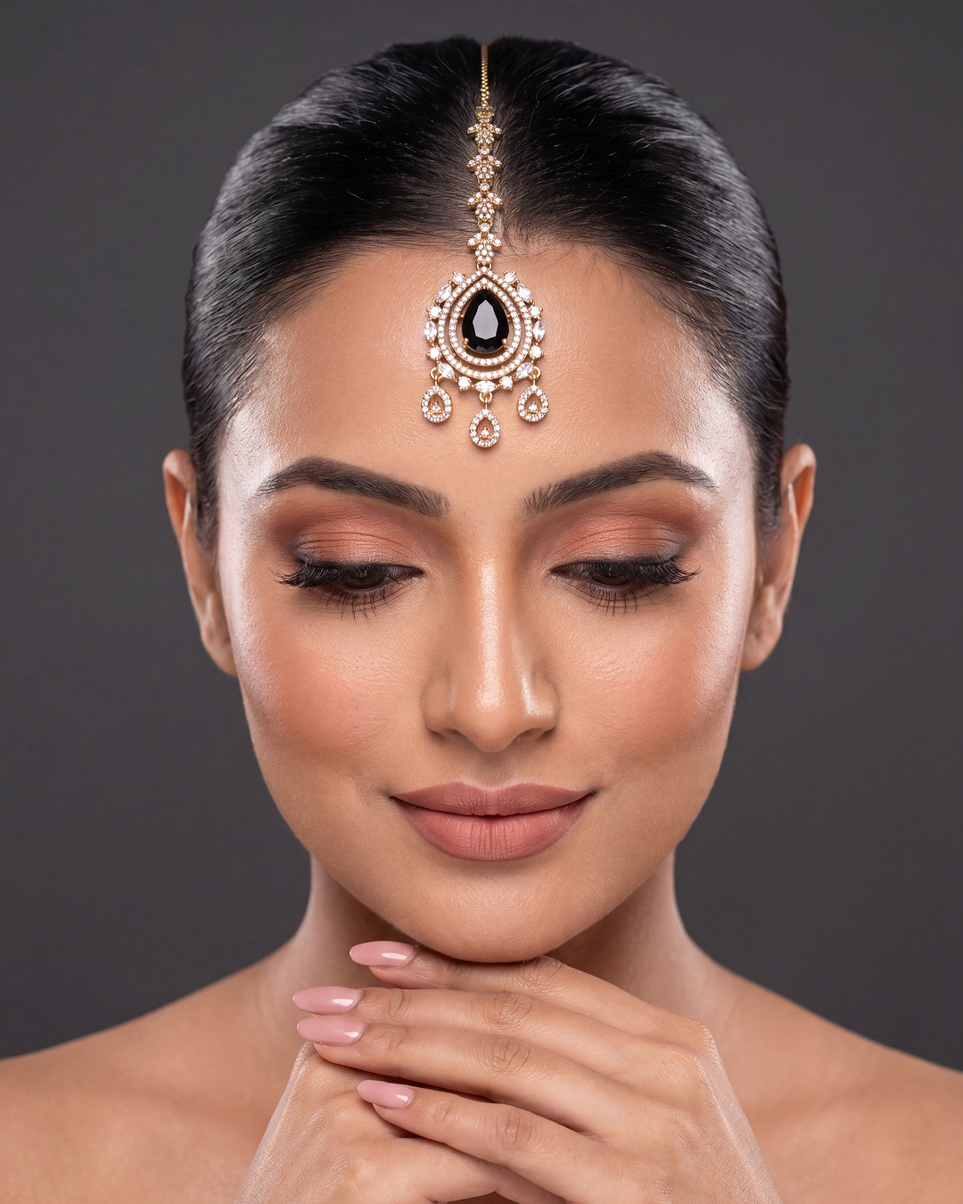 Madhuri Victorian Mang Tika