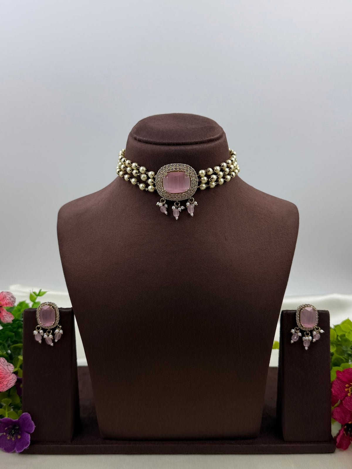 Saisha Victorian Choker Necklace Set