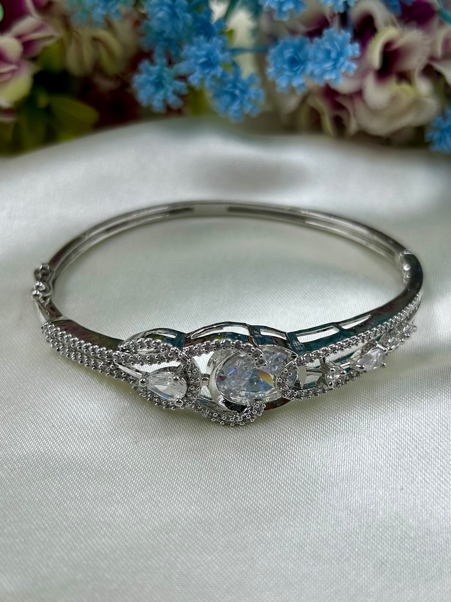 Grace American Diamond Bracelet (Openable)