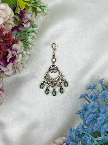 Neha Victorian Mang Tika