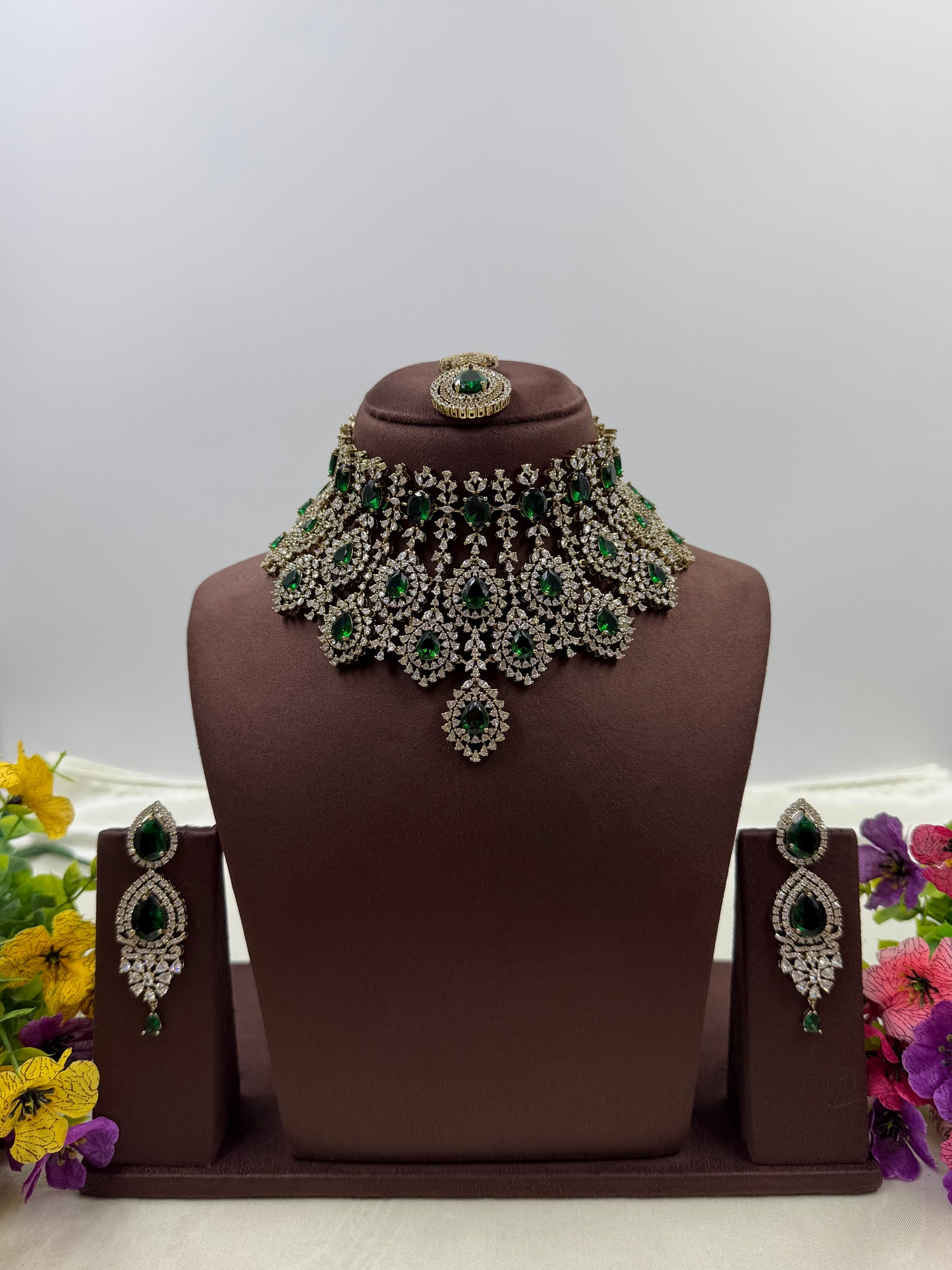 Swara Ad Victorian Choker Necklace Set