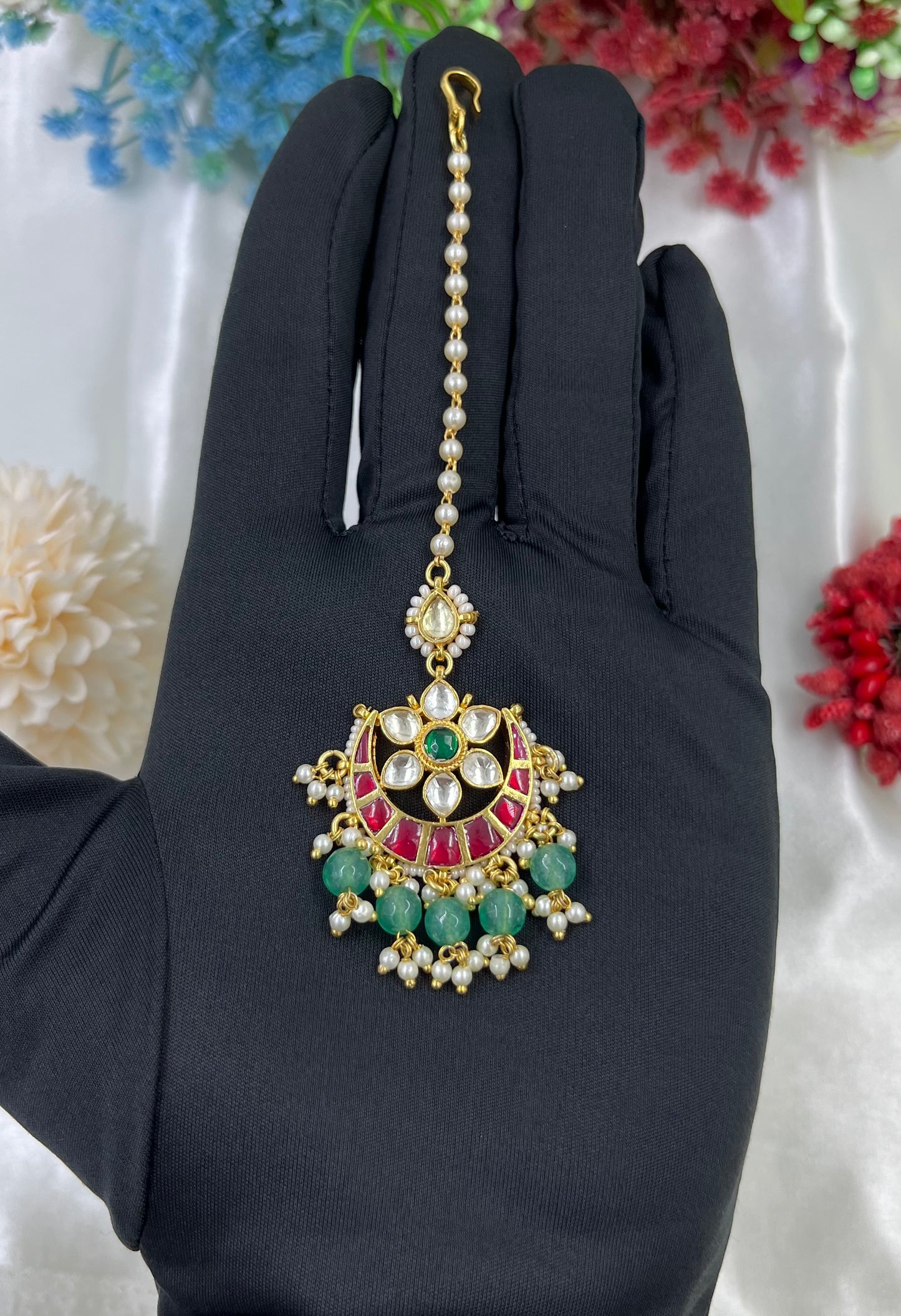 Rutuja Pachi Kundan Tika