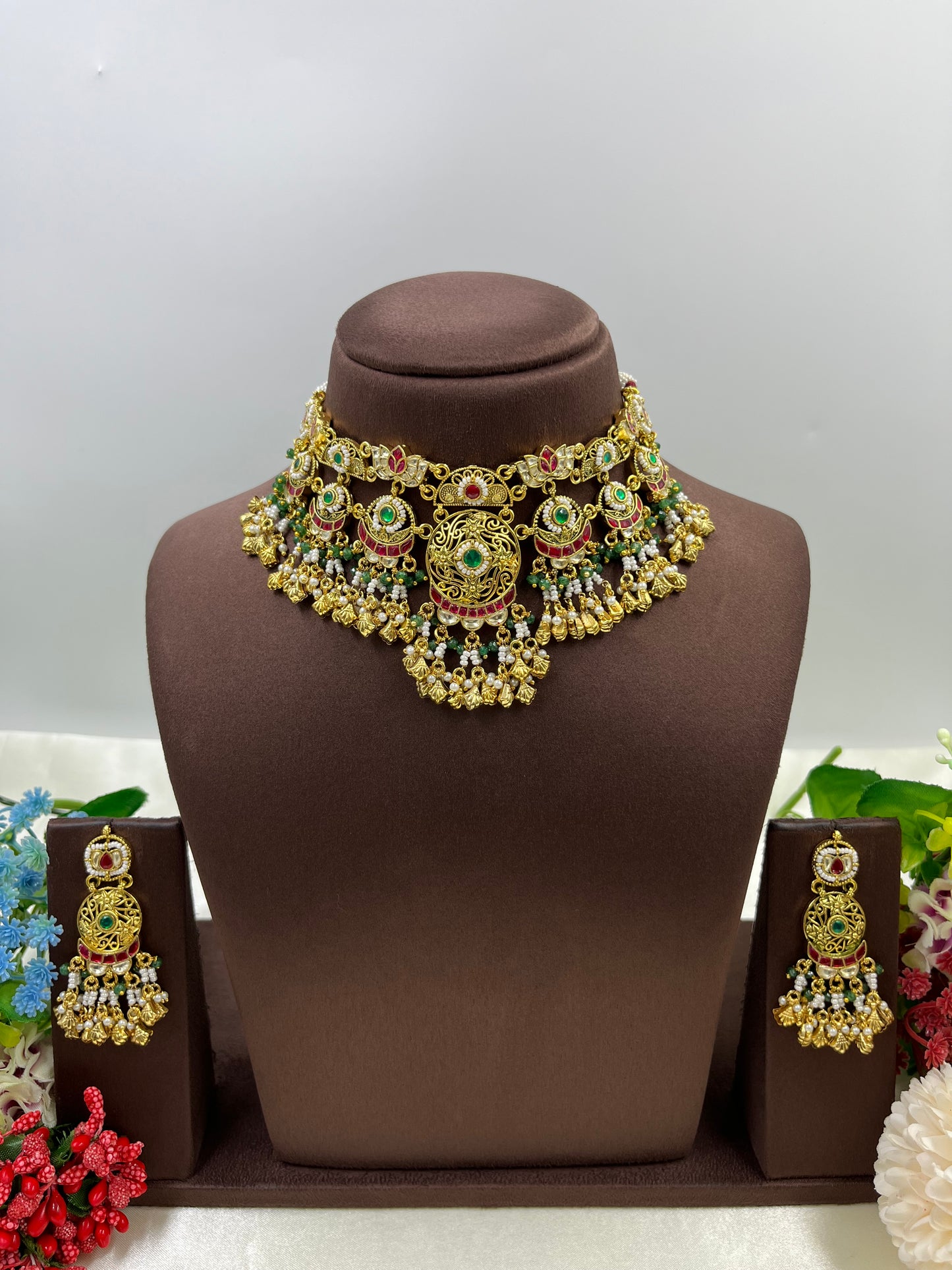 Suhani Pachi Kundan Necklace