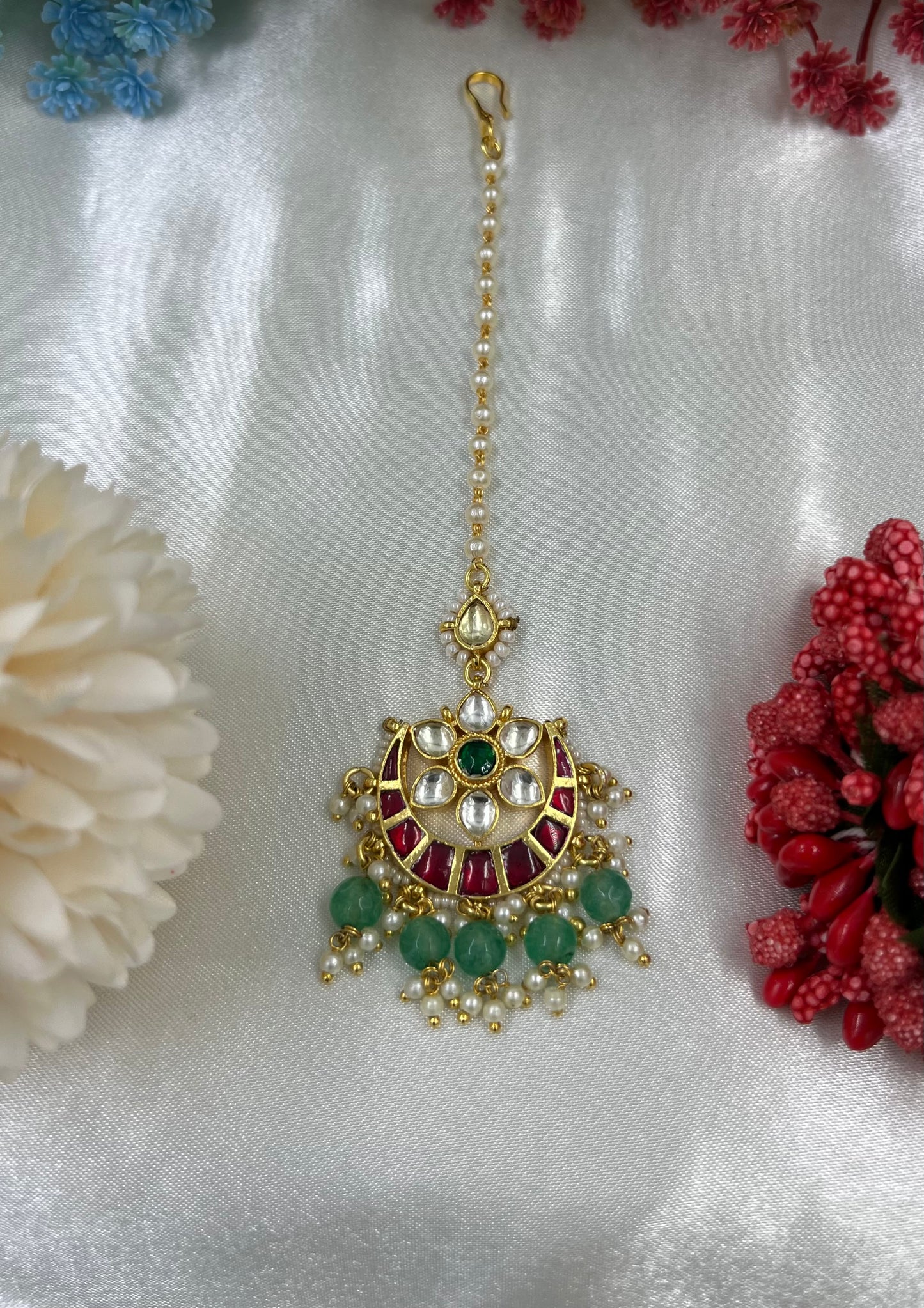 Rutuja Pachi Kundan Tika