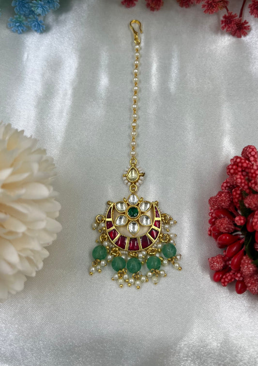 Rutuja Pachi Kundan Tika
