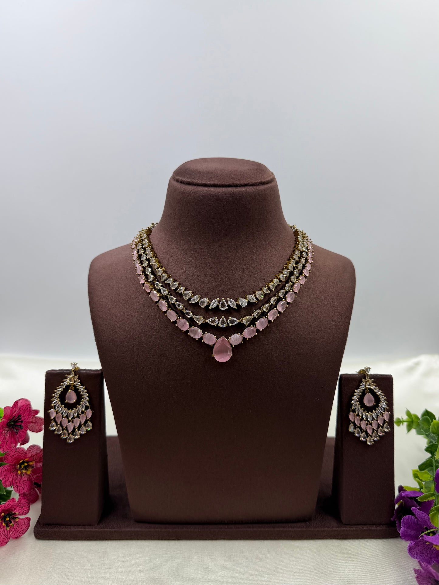 Samrudhi Victorian Three Layering Necklace