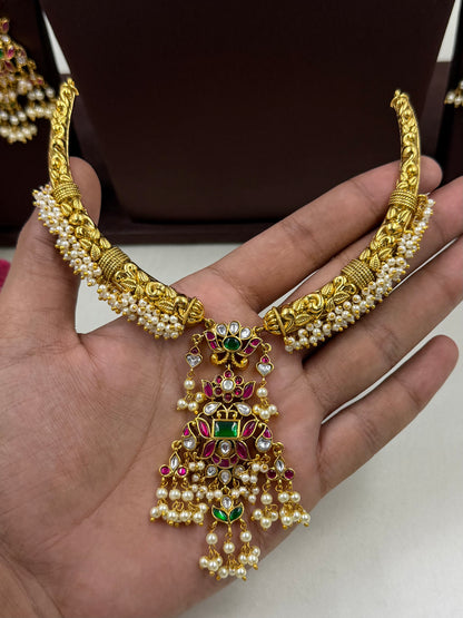Traditional Hasli Necklace Set