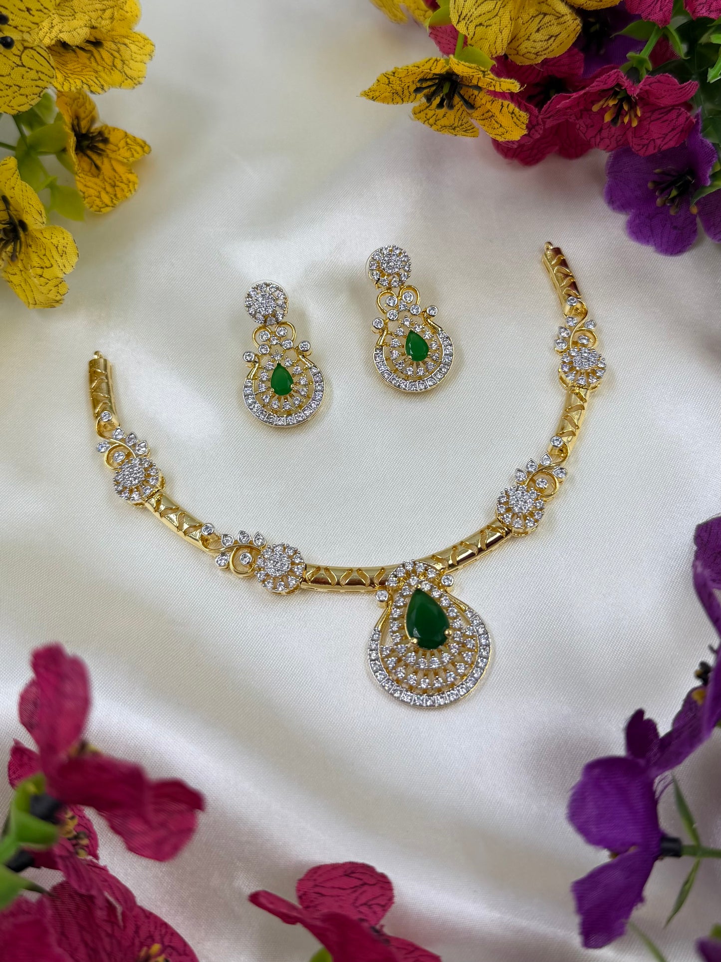 Falak Two Tone Hasli Necklace