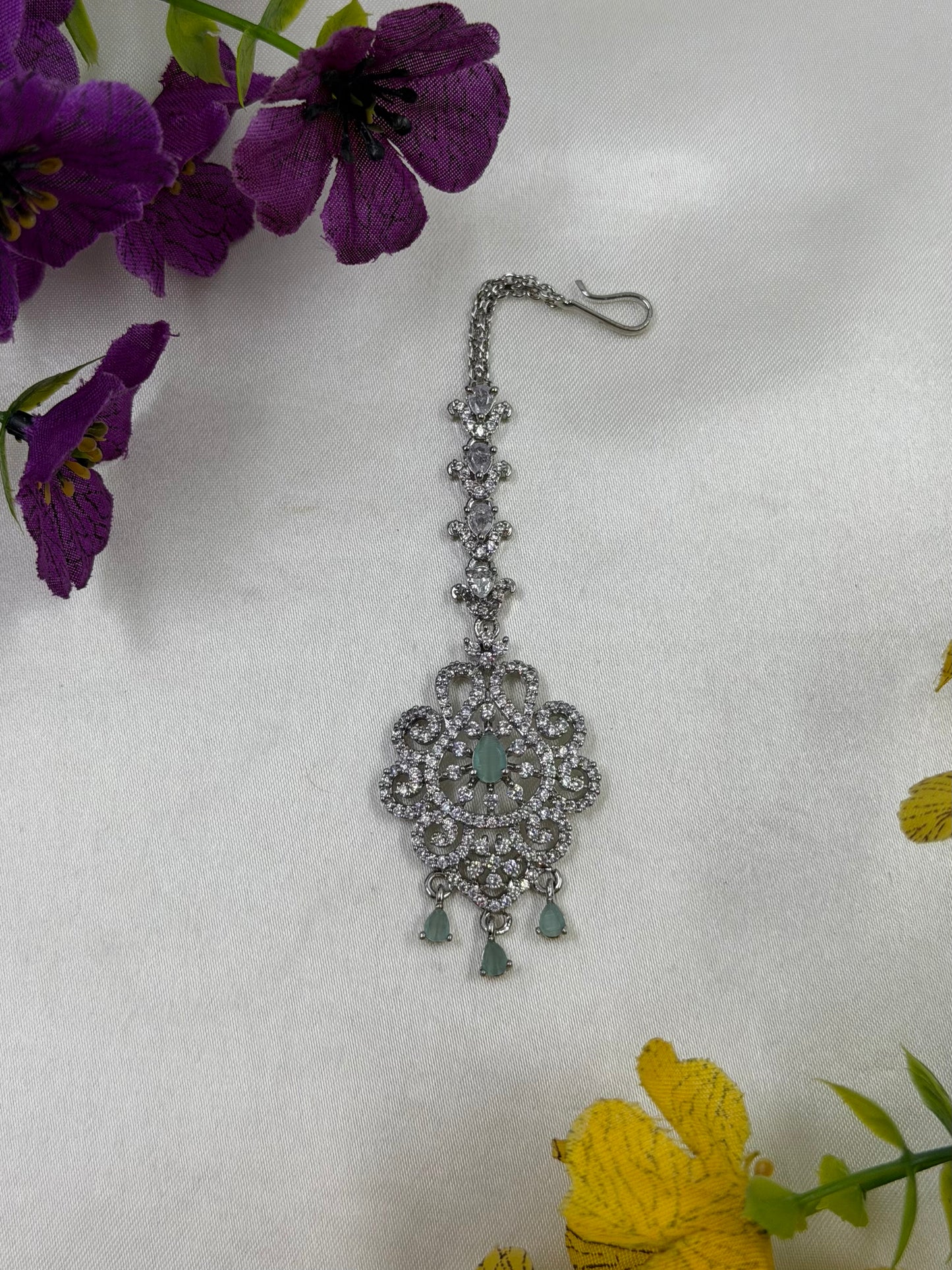 Kivya American Diamond Mang Tika