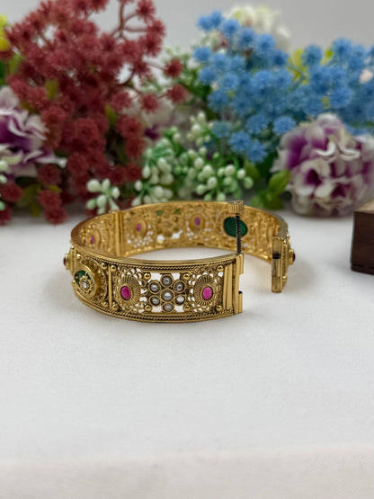 Priyanka Traditional Bangles (Openable)