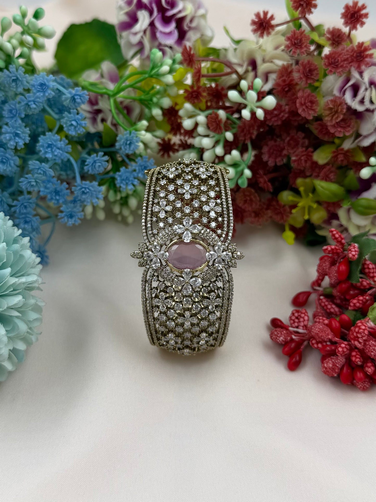 Phoebe Premium Victorian Bracelet (Openable)