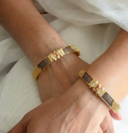 Aarika Gold Bangles