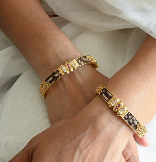 Aarika Gold Bangles