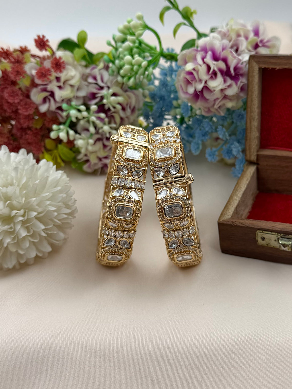 Leela Moissanite Kundan Bangles [Openable]