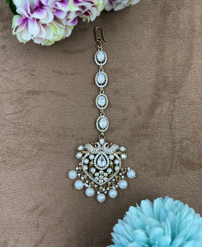 Rajsi Kundan Maang Tikka