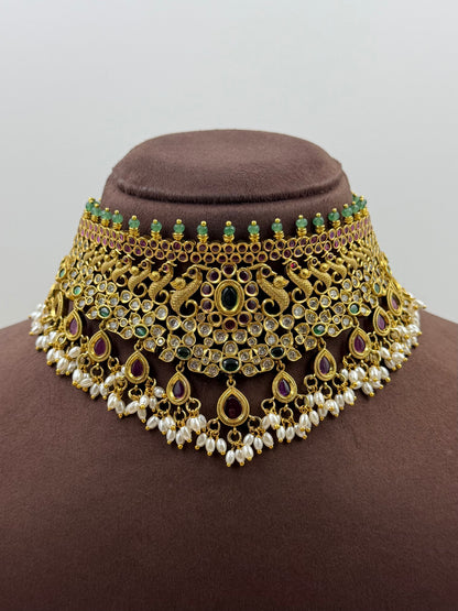 Sara Traditional Choker Necklace Set