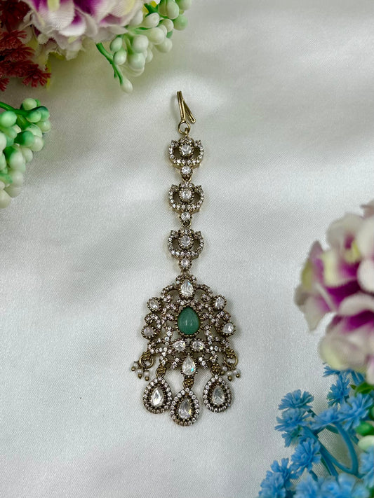 Shalini Victorian Mang Tika