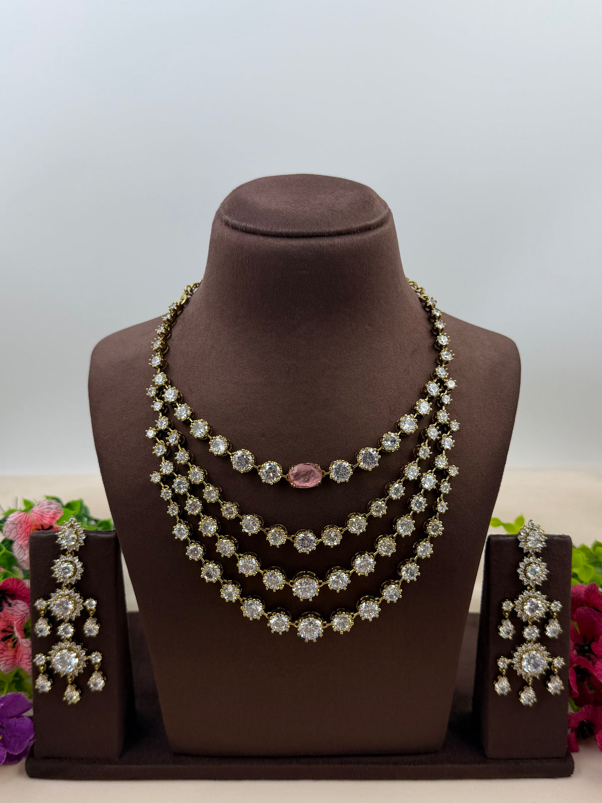 Isha Victorian Ad Necklace Set