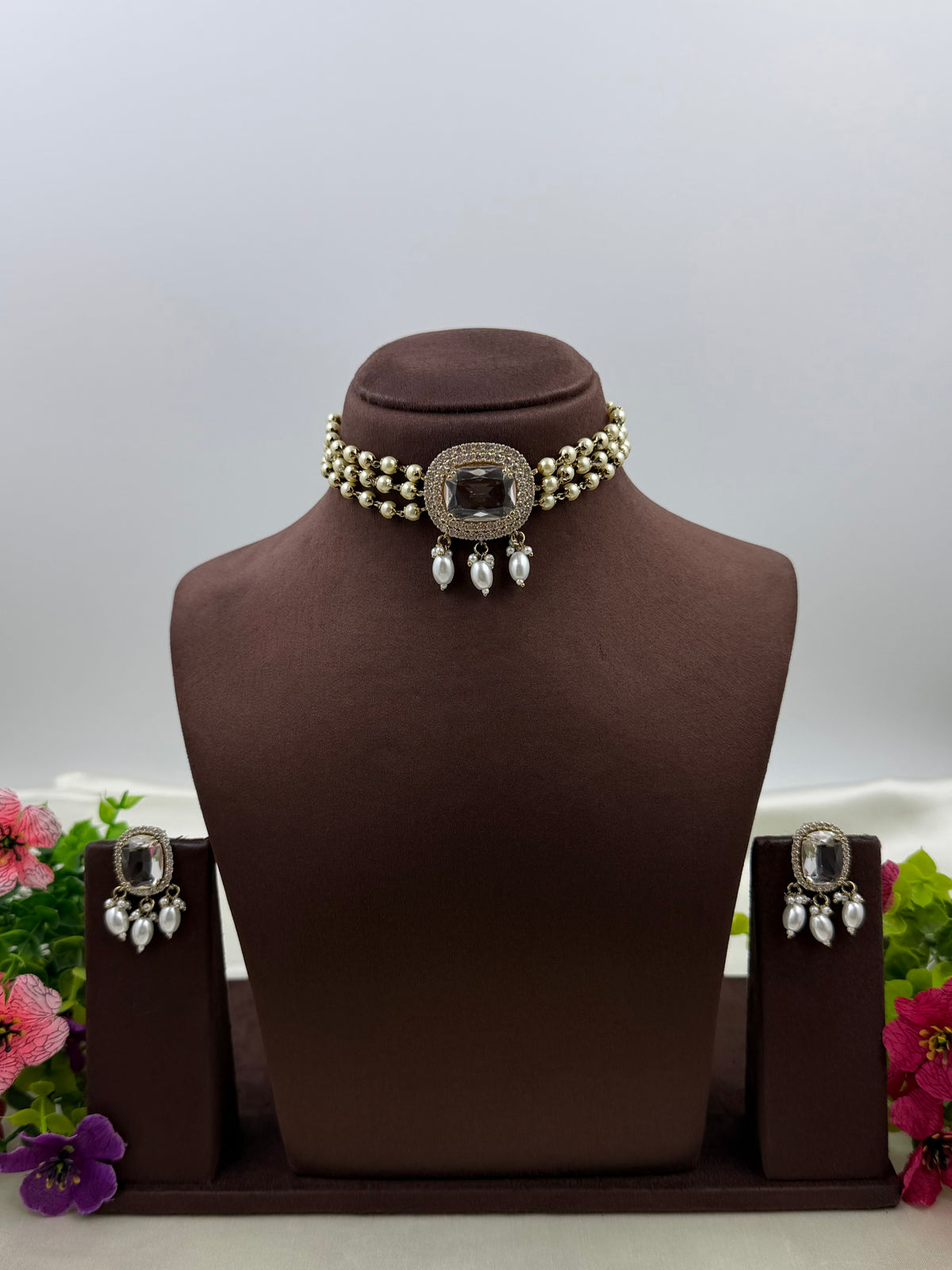 Saisha Victorian Choker Necklace Set