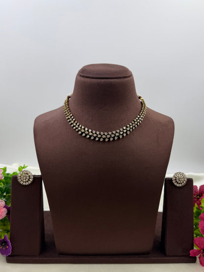Shruti Victorian Delicate Necklace Set