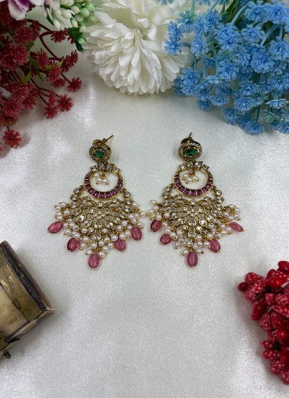 Niki Victorian Earing