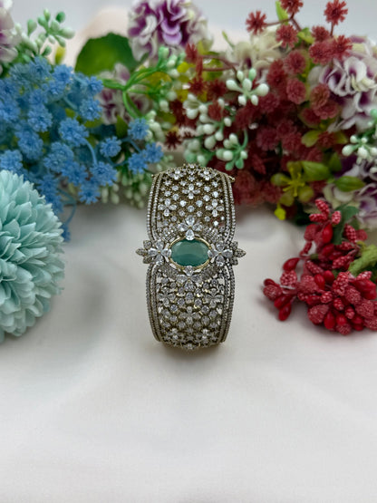 Phoebe Premium Victorian Bracelet (Openable)