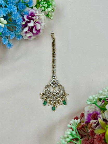 Kajal Victorian Mang Tika