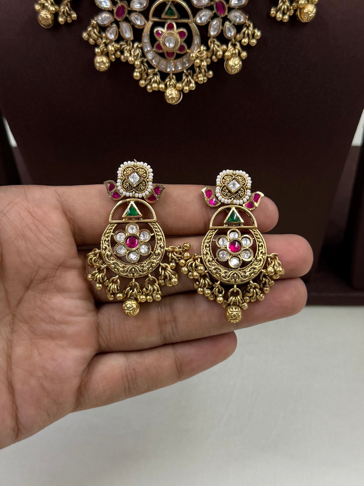 Dipali Pachi Kundan Choker Set