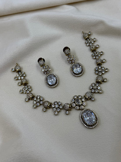 Anne Victorian Delicate Necklace￼