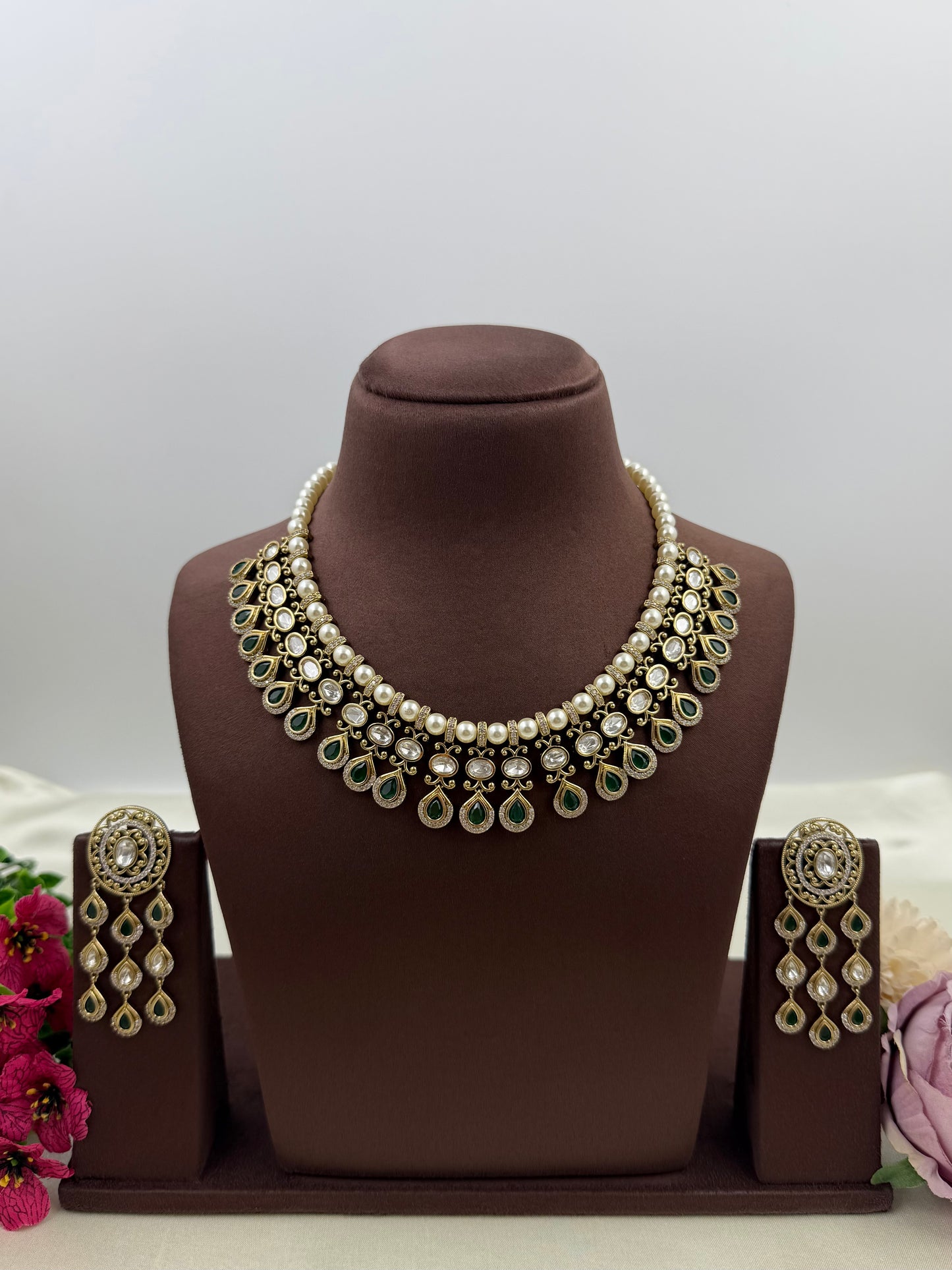 Nidhi Premium Victorian Necklace Set