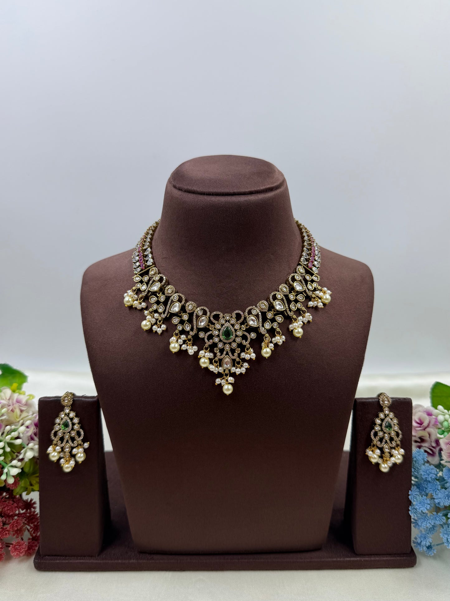 Janhavi Premium Victorian Necklace