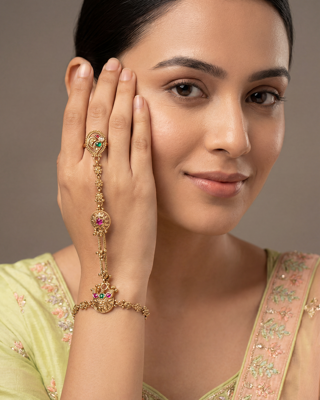 Jhanvi Traditional Hath Panja (One Pis)
