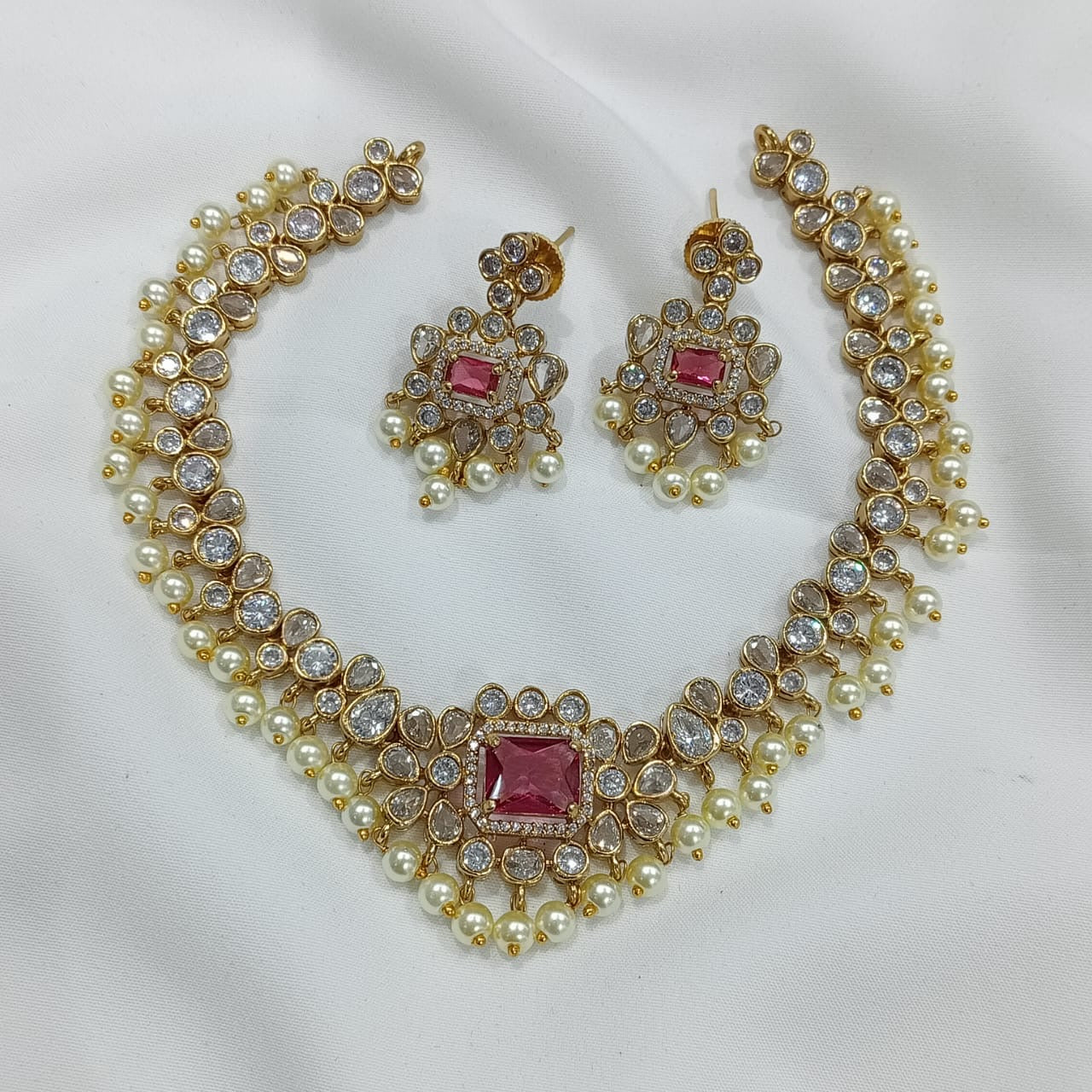 DELICATE MOTI VICTORIAN NECKLACE