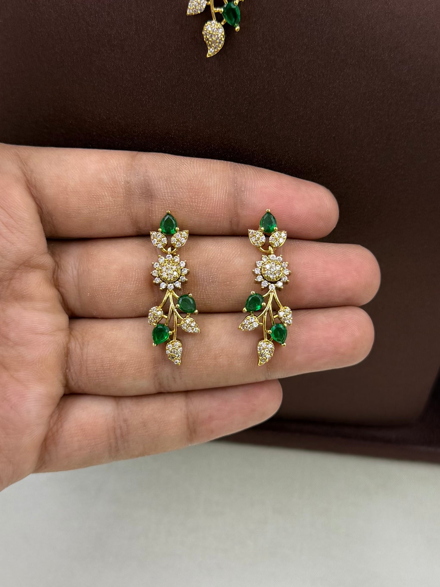 Avani Victorian Delicate Necklace Set