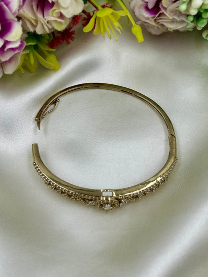 Vinita Victorian Bracelet (Openable)