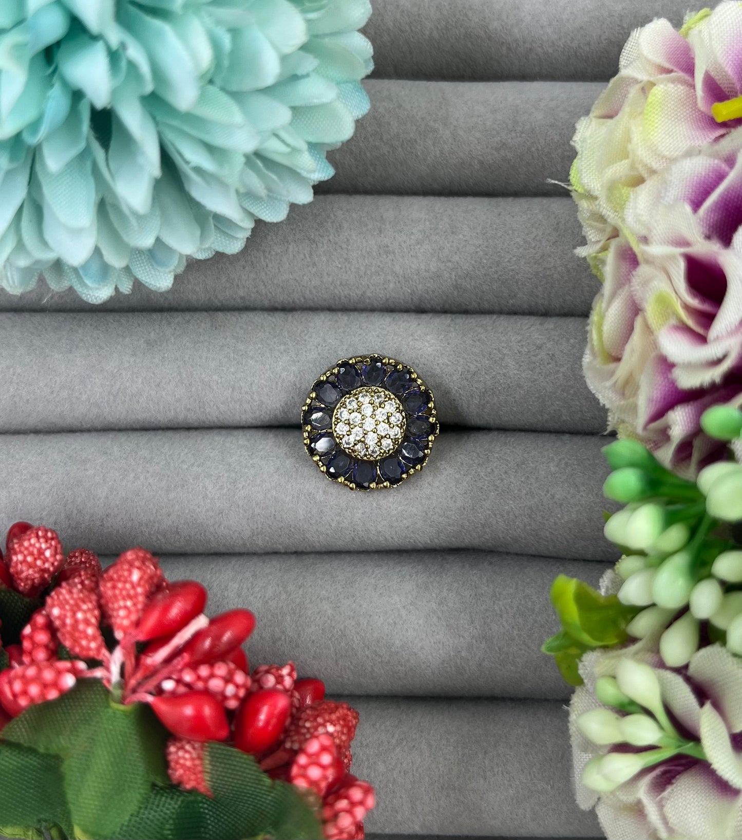 Aabha Victorian Finger Ring
