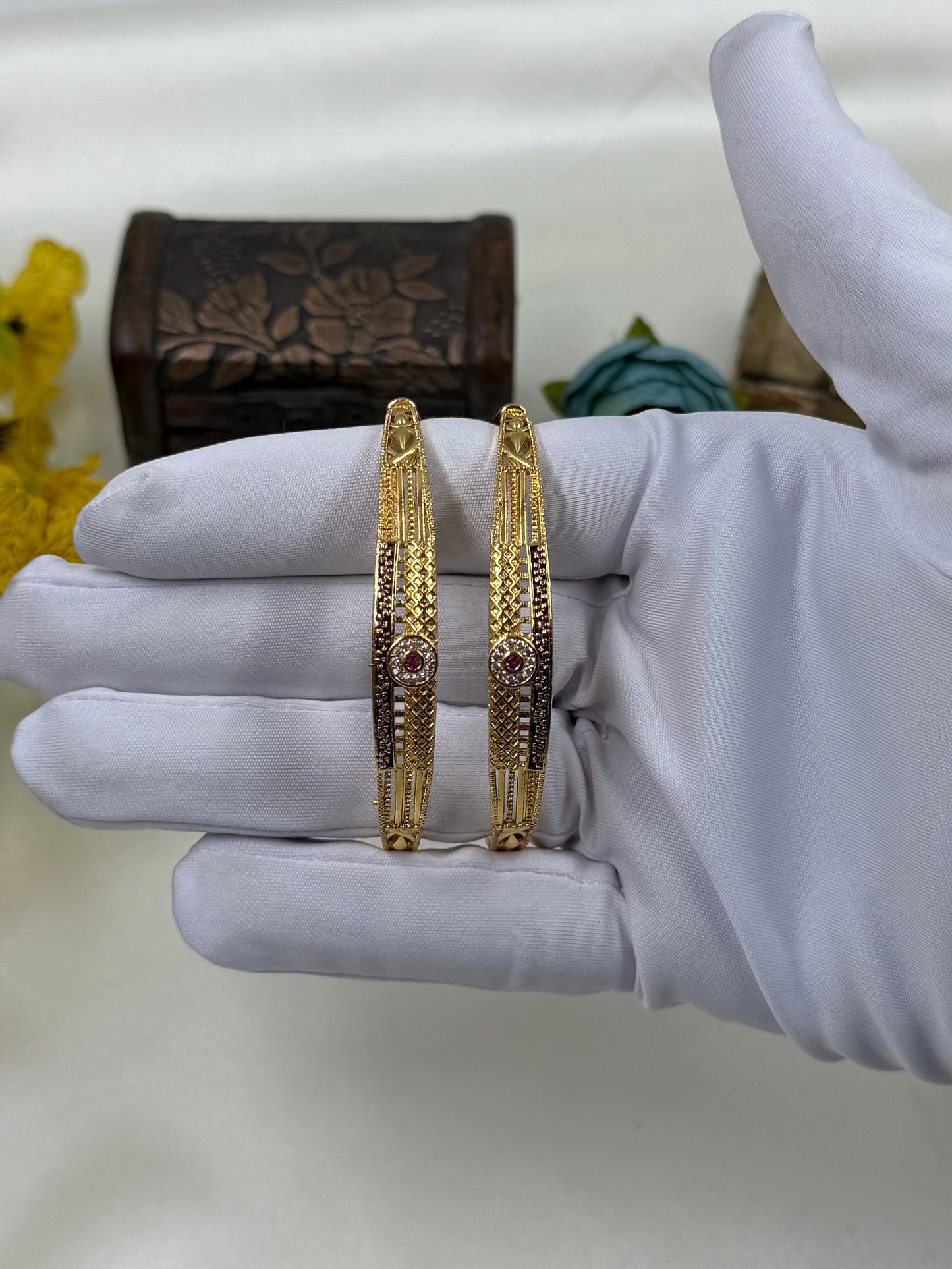 Vatsala Gold Bangles