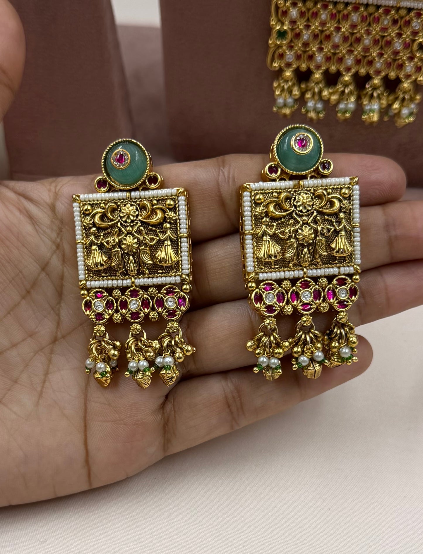Arnika South Temple Long Necklace Set